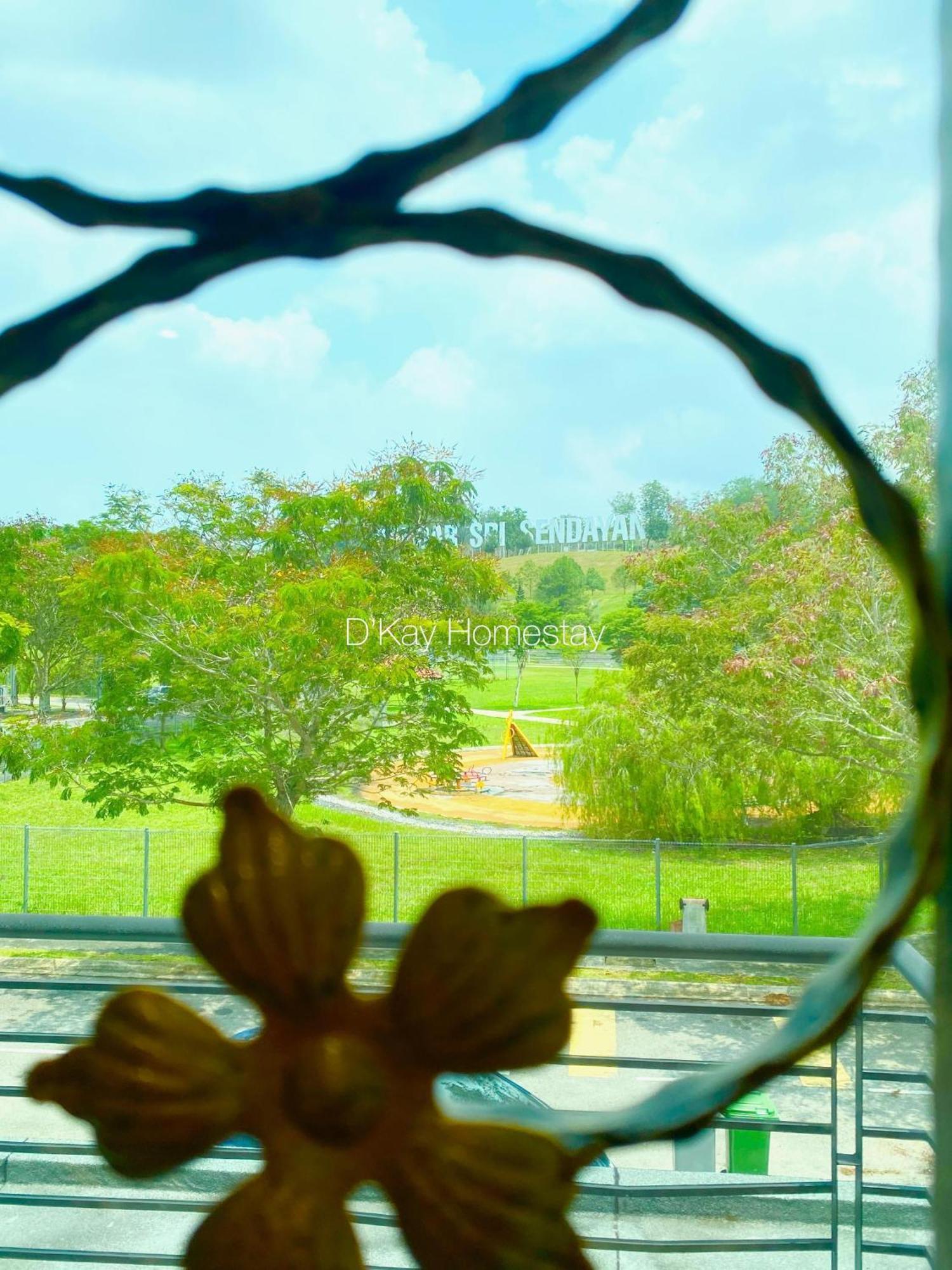 4 Bedrooms Homestay, Fully Aircond In Sendayan By D'Kay Homes I 10-15 Pax 세렘반 외부 사진